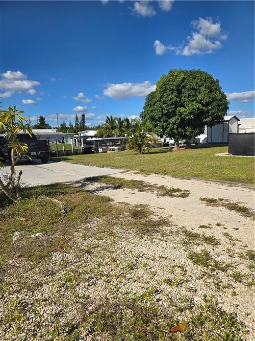 4920 Flamingo Dr, SAINT JAMES CITY, FL, 33956-2838 | Card Image