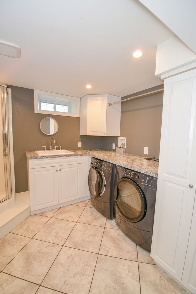 32 Gresham St, House other with 3 bedrooms, 2 bathrooms and null parking in Milford CT | Image 32