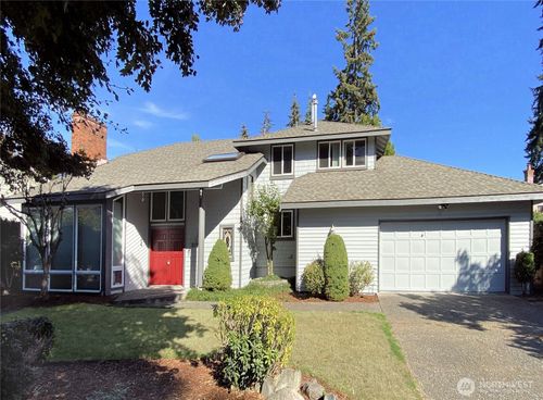 210 141st Avenue Ne, Bellevue, WA, 98007 | Card Image