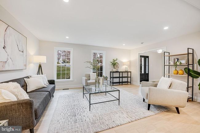 9051 Laurel Hill Ct, House other with 5 bedrooms, 4 bathrooms and null parking in VIENNA VA | Image 15