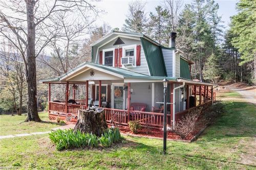 6414 Summit Rd, Purlear, NC, 28665-9219 | Card Image