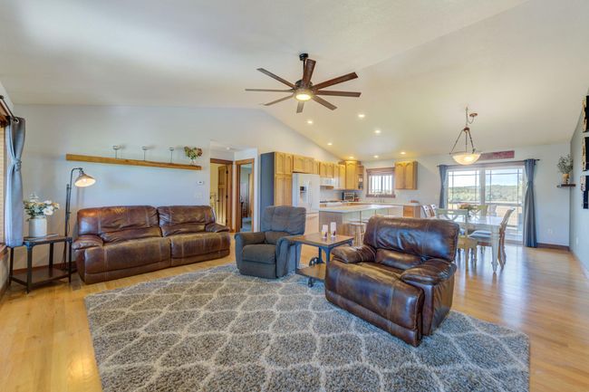5-web-or-mls-5 Main Living Area.jpg | Image 5