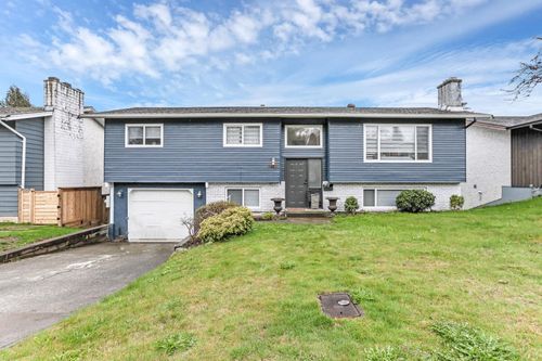 34830 Mcleod Avenue, House other with 5 bedrooms, 2 bathrooms and 3 parking in Abbotsford BC | Card Image
