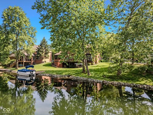 4695 Stonebridge Ct, Columbus, IN, 47201-4033 | Card Image