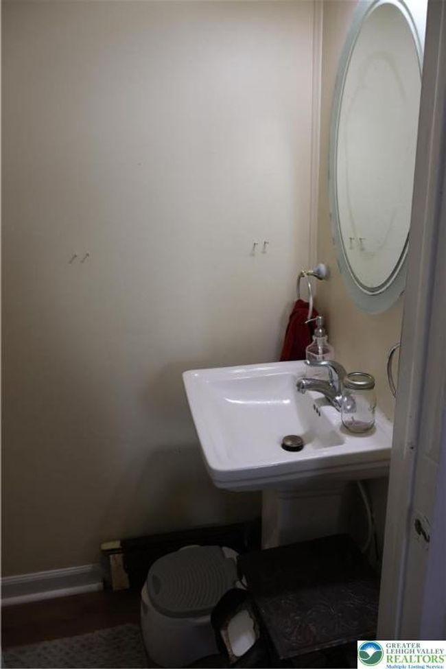 1533 E Emmaus Ave, House other with 4 bedrooms, 2 bathrooms and null parking in Allentown PA | Image 14
