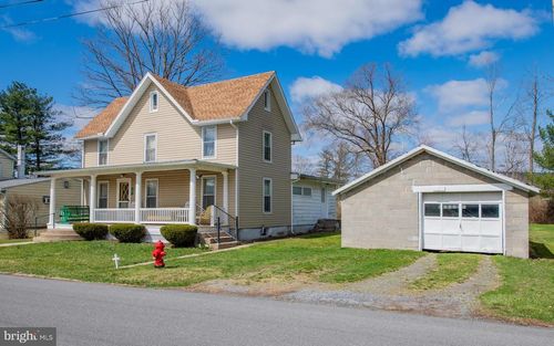 37 Fairview St, BEECH CREEK, PA, 16822-7203 | Card Image