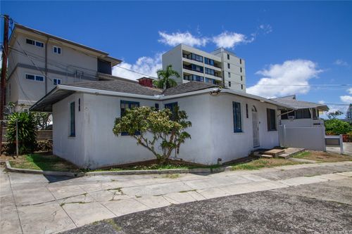 a-1044 Green Street, Honolulu, HI, 96814 | Card Image
