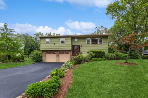 15 Theodore Roosevelt Dr, Blauvelt, NY, 10913-1716 | Card Image