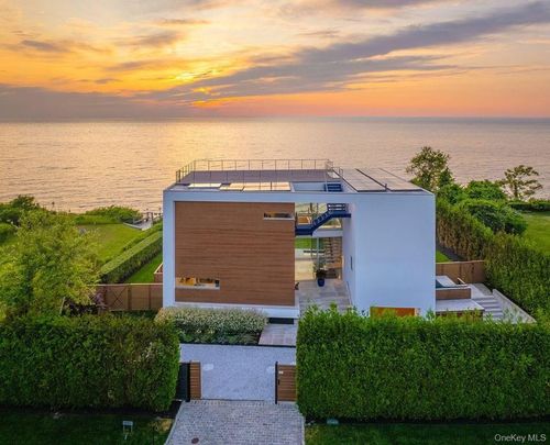 445 Glen Ct, Cutchogue, NY, 11935-1802 | Card Image