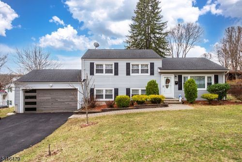 64 Pine St, Newton, NJ, 07860-2528 | Card Image
