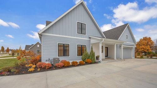 513 Meadow Cir E, Kohler, WI, 53044-1458 | Card Image