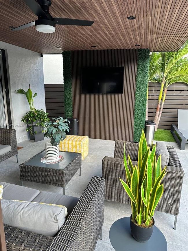 8868 Nw 161 St Ter, House other with 4 bedrooms, 3 bathrooms and null parking in Miami Lakes FL | Image 43