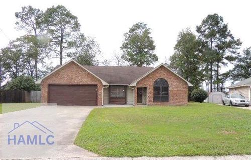 925 Granger Dr, Hinesville, GA, 31313-6021 | Card Image