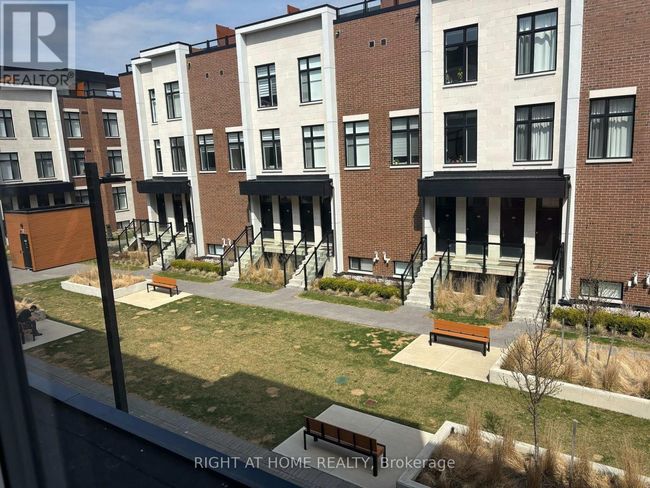 U228 - 9570 N Islington Avenue W, Townhouse with 2 bedrooms, 3 bathrooms and 2 parking in Vaughan (Sonoma Heights) ON | Image 7