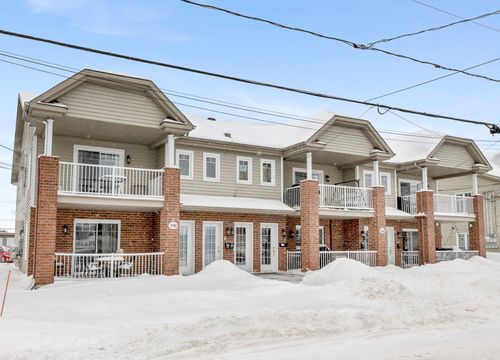 1-386 Rue Jeanne-Mance, Salaberry de Valleyfield, QC, J6T4E7 | Card Image