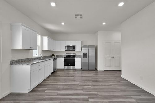 14818 Calderon Dr, Montgomery, TX, 77316-3175 | Card Image