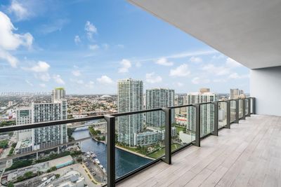 3706 - 68 Se 6th St, Condo with 1 bedrooms, 1 bathrooms and null parking in Miami FL | Image 2