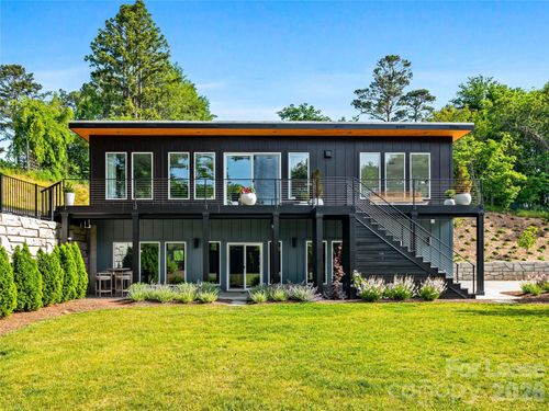 8 Midland Dr, Asheville, NC, 28804-1513 | Card Image
