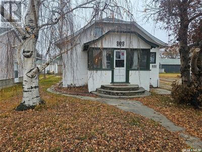 808 6 St, House other with 3 bedrooms, 1 bathrooms and null parking in Perdue SK | Image 2