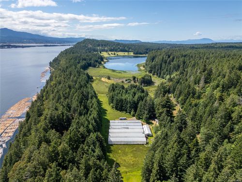 909 South Rd, Gabriola Island, BC, V0R1X0 | Card Image