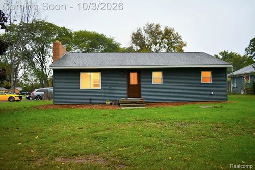 4441 E Court St, Burton, MI, 48509-1817 | Card Image
