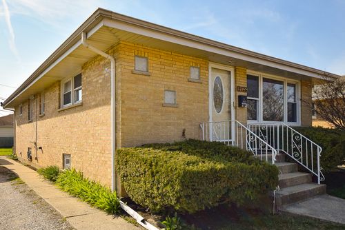 2726 Sarah St, Franklin Park, IL, 60131-3156 | Card Image