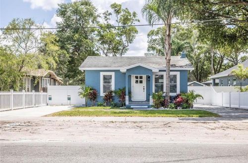 8907 N Boulevard, TAMPA, FL, 33604-1208 | Card Image