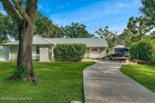 781 24th Sq, Vero Beach, FL, 32962-1336 | Card Image