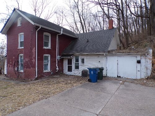 1827 Hershey Ave, Muscatine, IA, 52761-2010 | Card Image