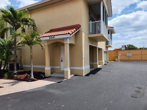 unit-202-21041 Sunpoint Way, LUTZ, FL, 33558-5172 | Card Image
