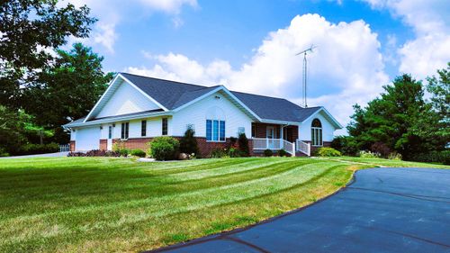 11056 Center Rd, DURAND, IL, 61024-9614 | Card Image