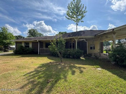 9761 Donchester Cir, Moss Point, MS, 39562-8063 | Card Image