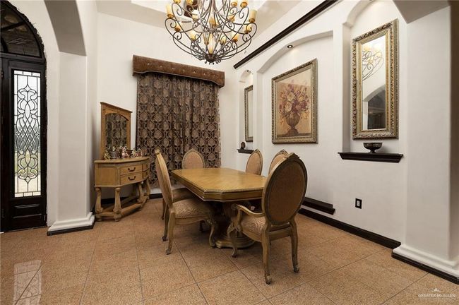 6813 N Gwin Rd, House other with 3 bedrooms, 3 bathrooms and 2 parking in Edinburg TX | Image 4