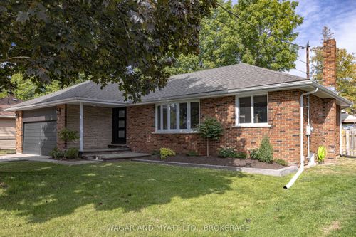 166 Green St, Deseronto, ON, K0K1X0 | Card Image