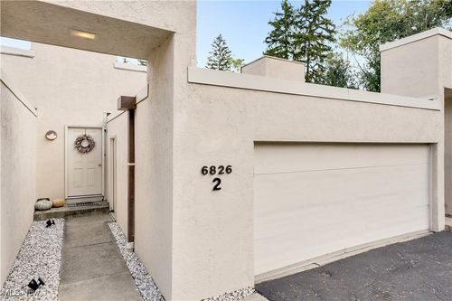 apt-2-6826 Old Royalton Rd, Brecksville, OH, 44141-1878 | Card Image
