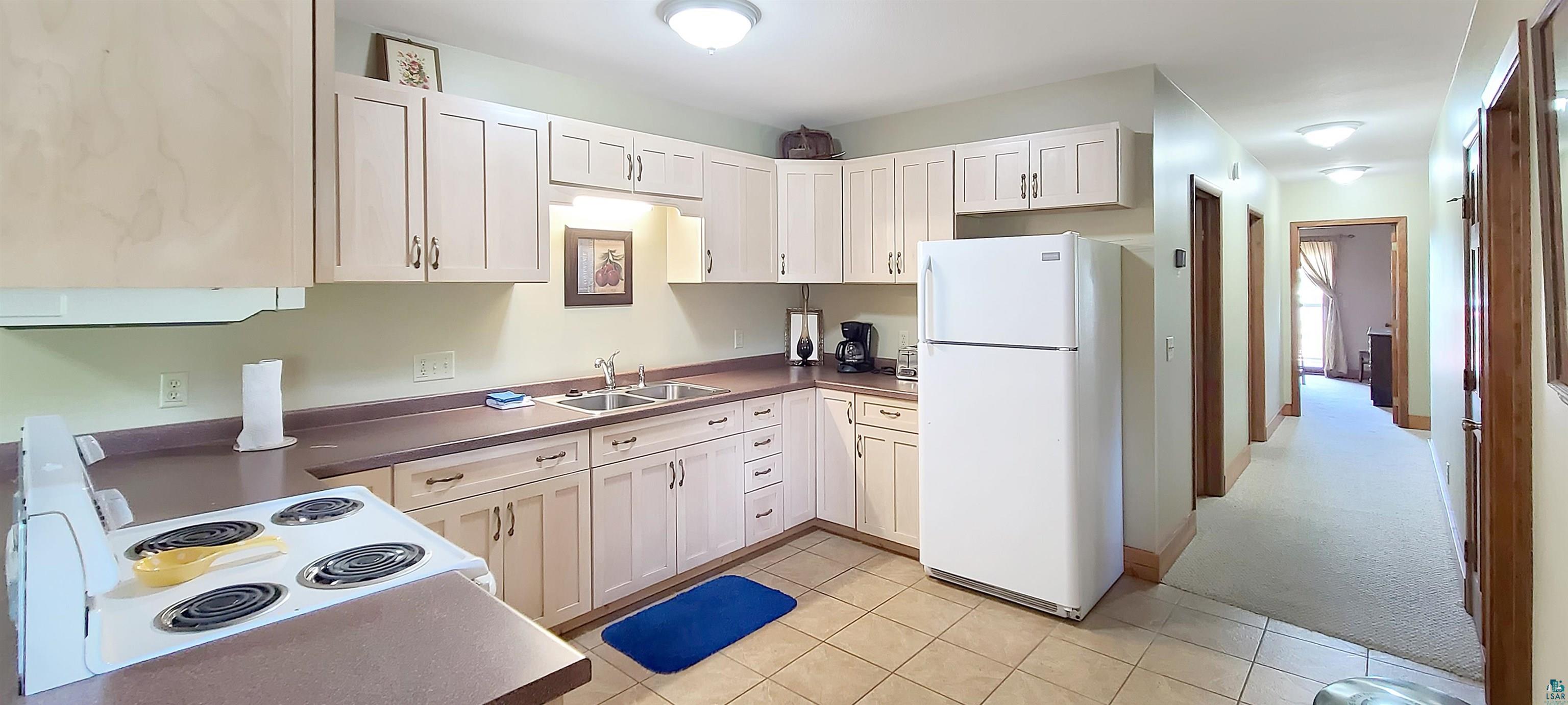 Commercial Sale in La Pointe 3