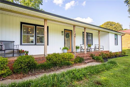 149 Forest Dr, Advance, NC, 27006-9454 | Card Image