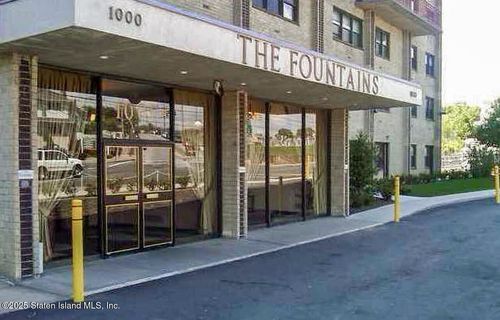 llc-1000 Clove Rd, Staten Island, NY, 10301-3647 | Card Image