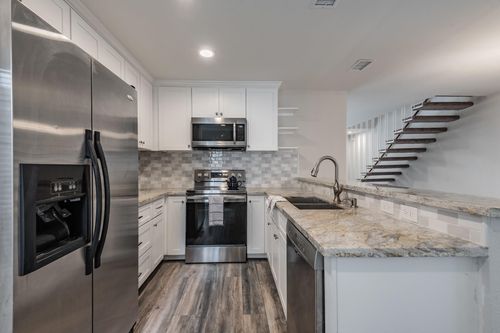 apt-6-2121 Fountain View Dr, Houston, TX, 77057-3617 | Card Image