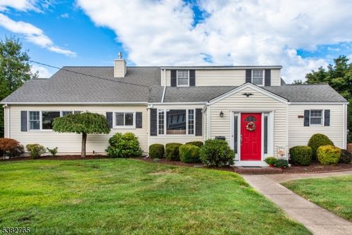 92 Locust Ave, Emerson, NJ, 07630-1837 | Card Image