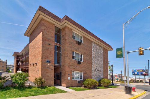 apt-3c-2334 Harlem Ave, Elmwood Park, IL, 60707-2747 | Card Image