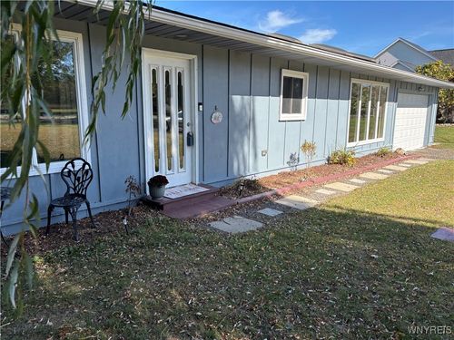 5427 Mapleton Rd, Lockport, NY, 14094-9295 | Card Image