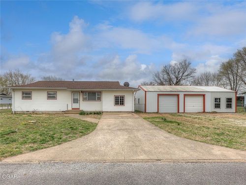 212 W Maverick St, Goodman, MO, 64843-9714 | Card Image