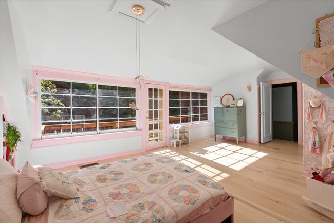 Bedroom overlooks Backyard | Image 18