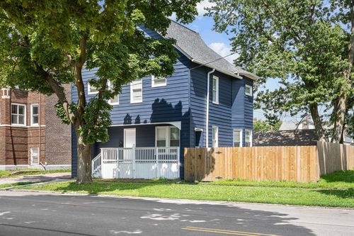 1415 N Main St, Davenport, IA, 52803-4627 | Card Image