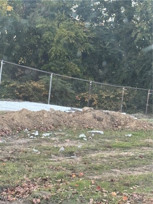 28 W Philadelphia Ave, Youngstown, OH, 44507-1639 | Card Image