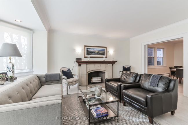 MAIN - 16 Farnham Ave, House other with 3 bedrooms, 2 bathrooms and 1 parking in Toronto ON | Image 5