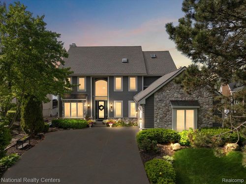 3448 Circle Dr, Commerce Township, MI, 48382-1958 | Card Image