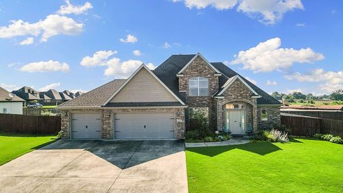 5703 S 66th St, Cave Springs, AR, 72718-8447 | Card Image