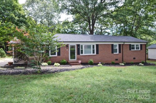 601 S Cedar Ave, Newton, NC, 28658-2504 | Card Image